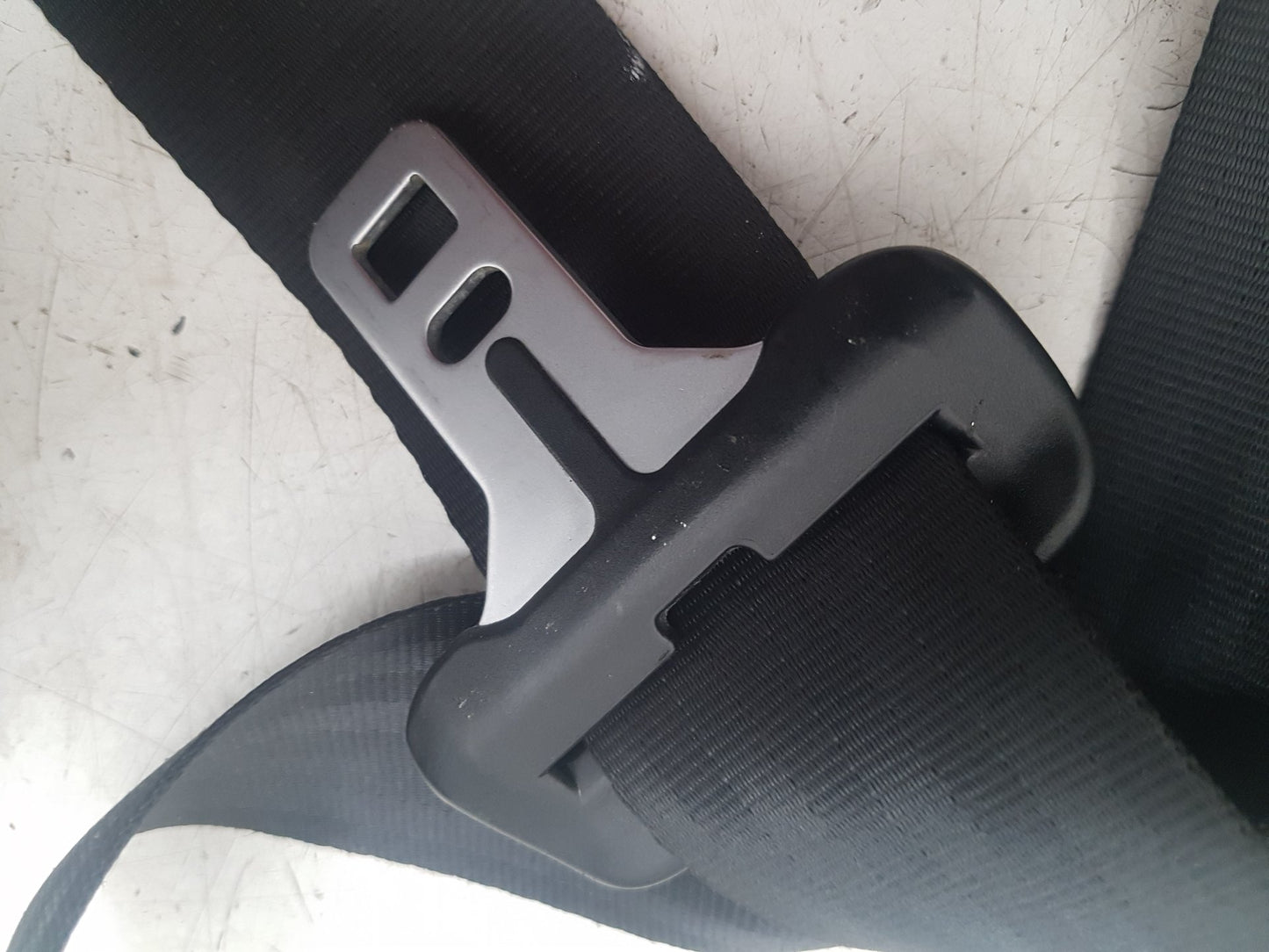 2010 - 2016 Volvo S80  Saloon SEAT BELT - CENTRE REAR 39808363