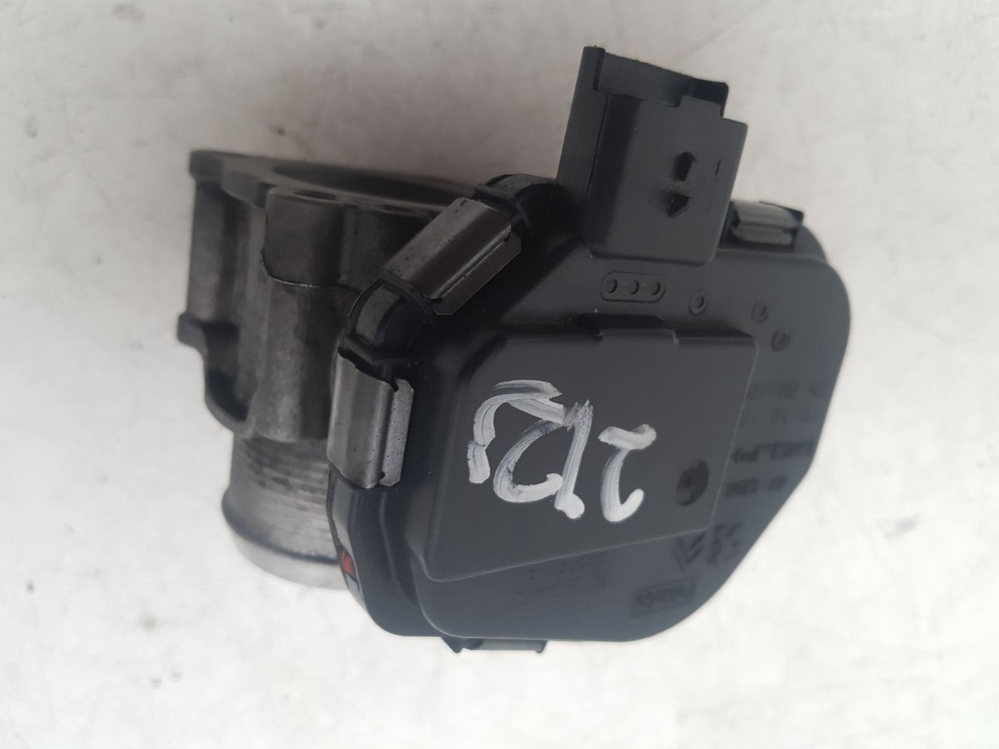 2015 Volvo S60  Saloon Throttle Body 28275019