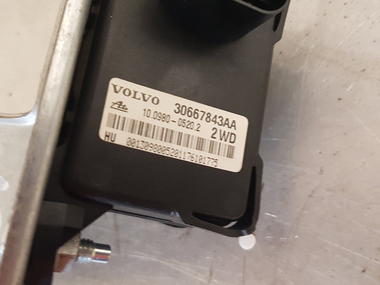 2004 - 2007 Volvo V70  Estate YAW SENSOR 30667843