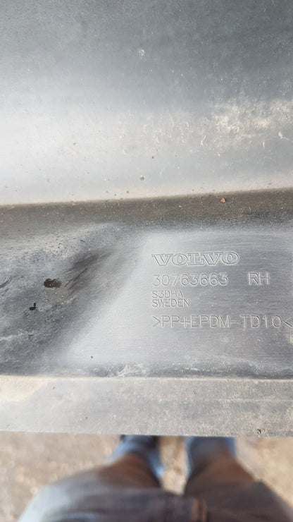 2009 - 2011 Volvo XC70  Estate Right Side Skirt 30763663