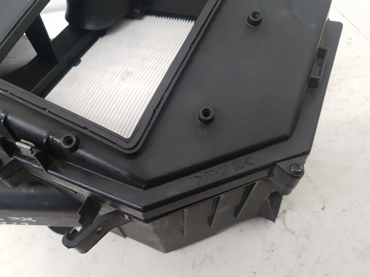 2000 - 2007 Volvo XC70  Estate Air Filter Box 30636830