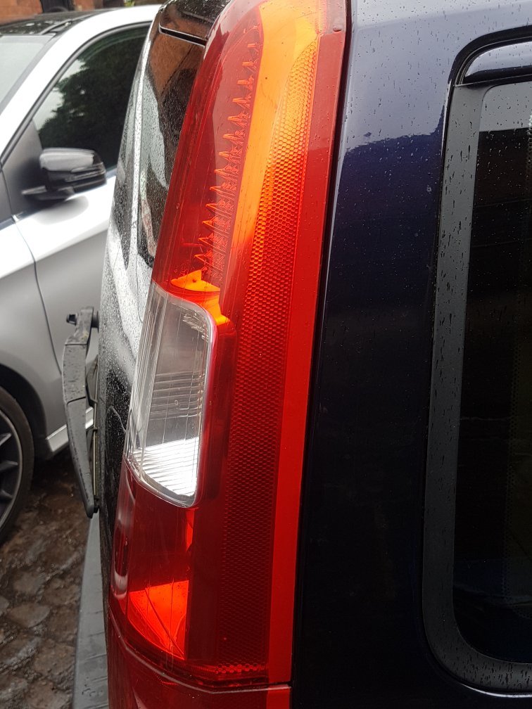 2004 - 2007 Volvo V70  Estate REAR/TAIL LIGHT UPPER (DRIVER SIDE) 30655375