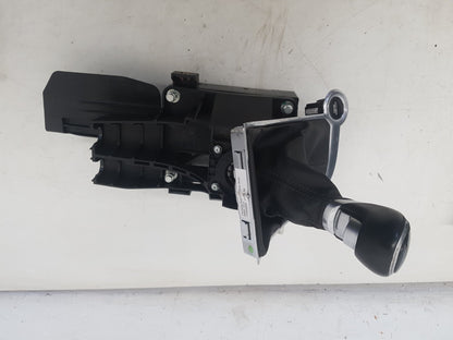 2010 - 2012 Saab 9-5  Saloon GEAR STICK 55563829