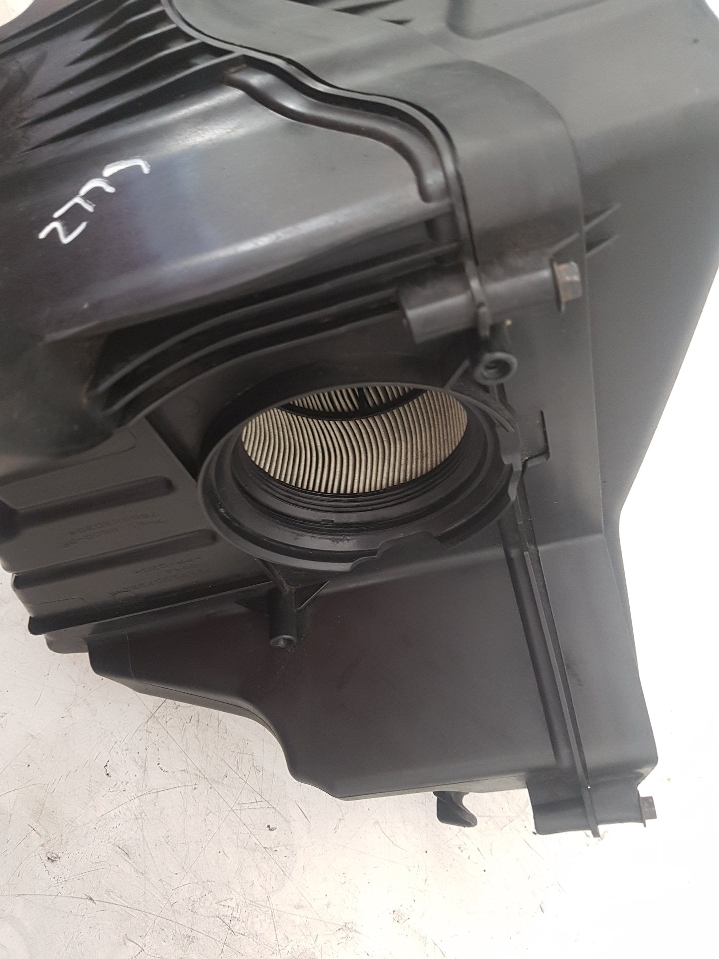 2006 - 2012 Volvo C30  Hatchback Air Filter Box 7689550204