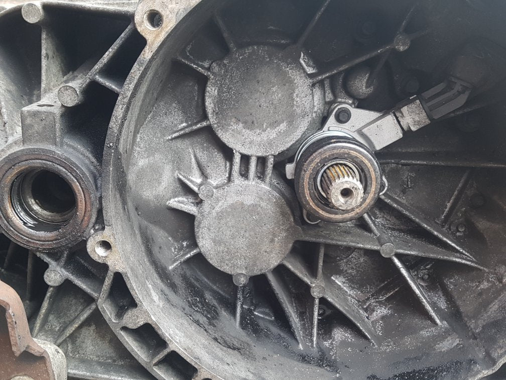 2007 - 2015 Volvo V70  Estate Manual Gearbox 8G9R7002RC