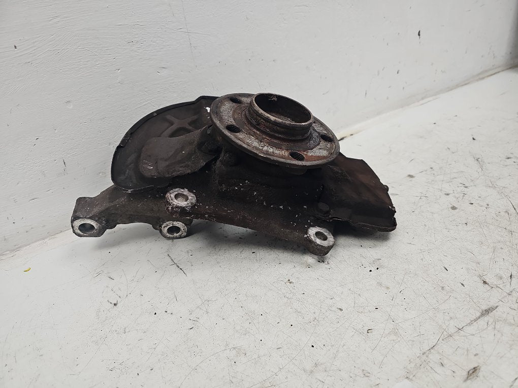 2001 - 2008 Volvo XC70  Estate Left Front Hub Assembly 9461943