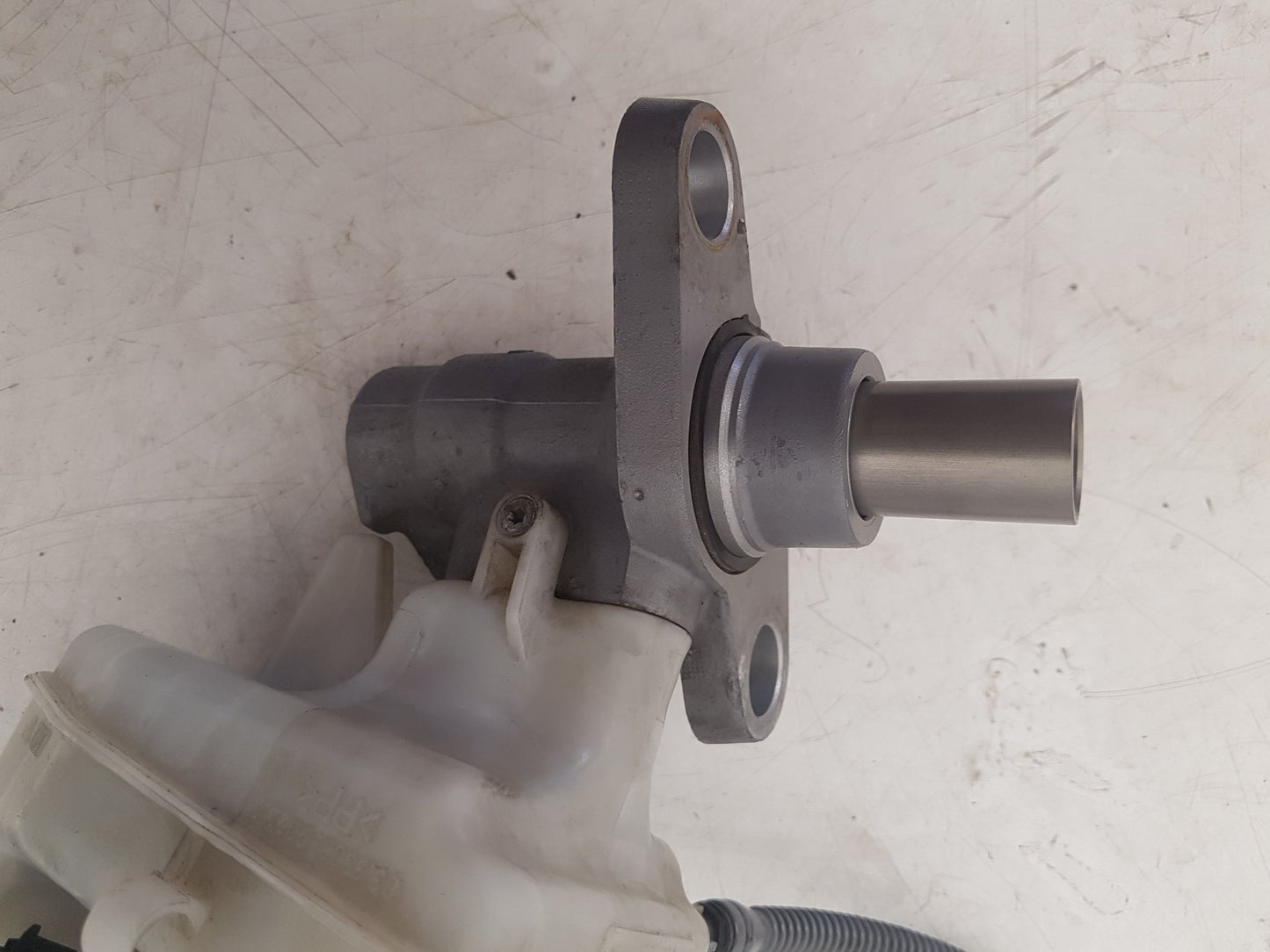 2010 - 2012 Saab 9-5  Saloon BRAKE FLUID RESERVOIR AND MASTER CYLINDER 4155 0110 24
