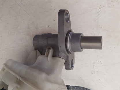 2010 - 2012 Saab 9-5  Saloon BRAKE FLUID RESERVOIR AND MASTER CYLINDER 4155 0110 24