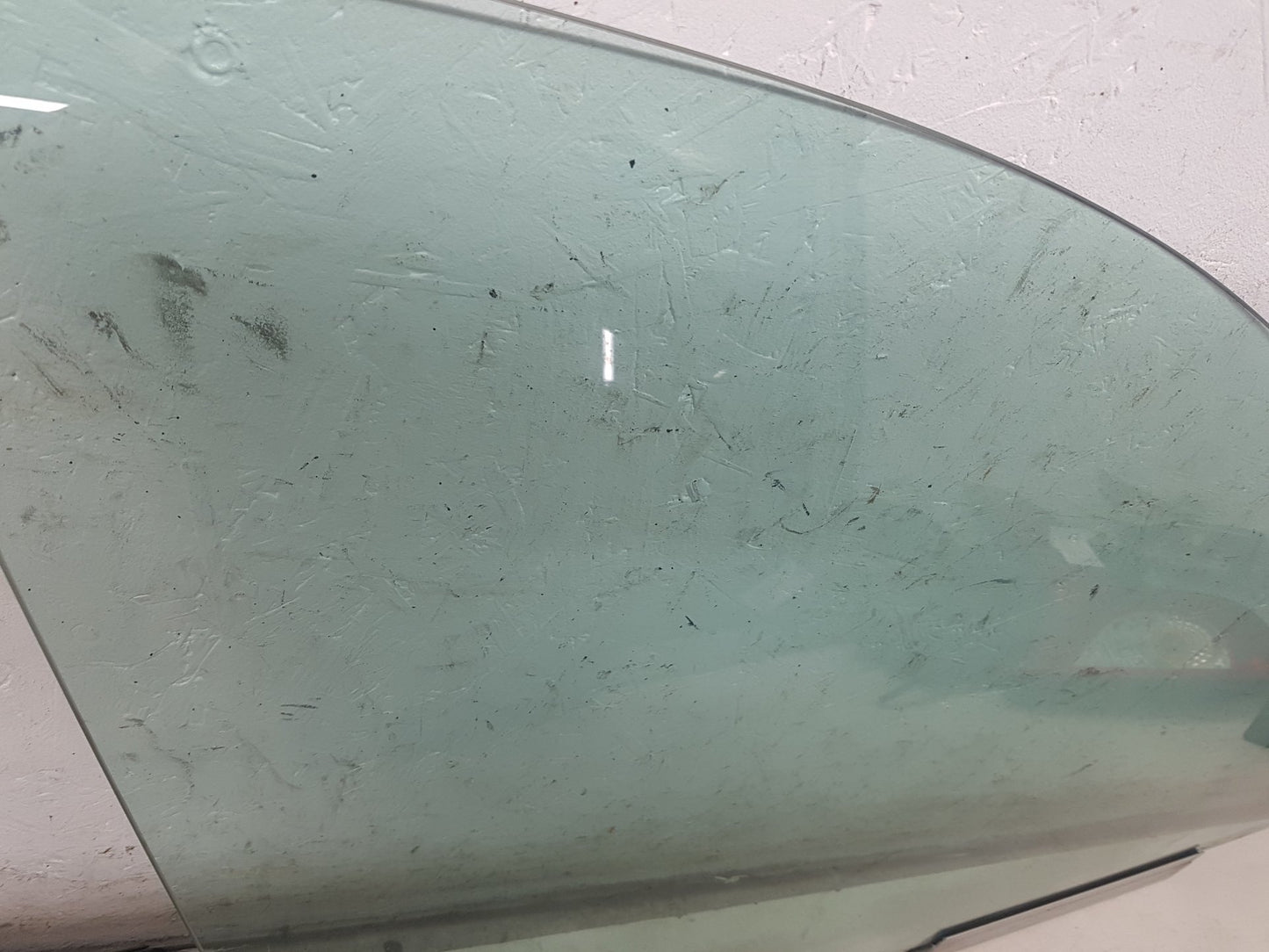 2002 - 2006 Volvo XC90  Estate Right Front Door Window