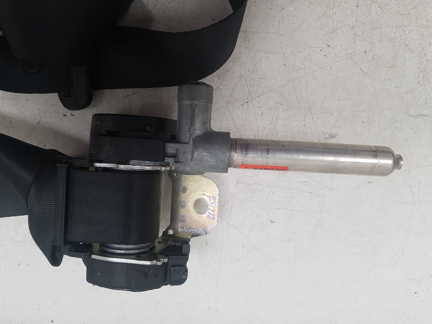 2010 - 2016 Volvo S80  Saloon SEAT BELT - CENTRE REAR 39808363