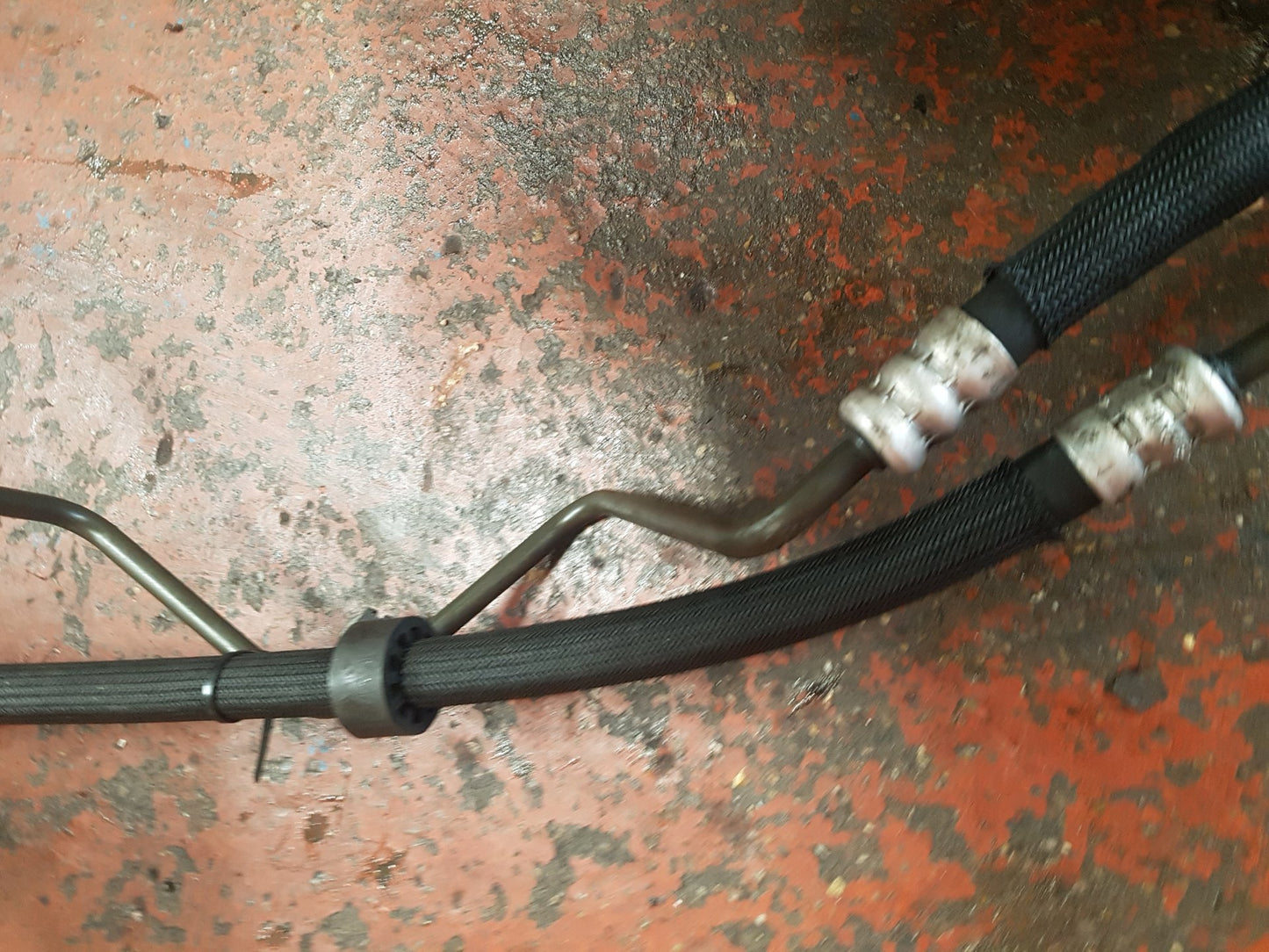 2007 - 2010 Volvo XC90  Estate Power Steering Pump Pipe AX318 06 30793291