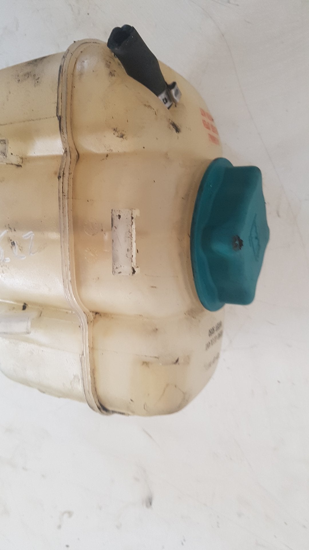 2002 - 2006 Volvo XC90  Estate Radiator Pressure Bottle 30723929