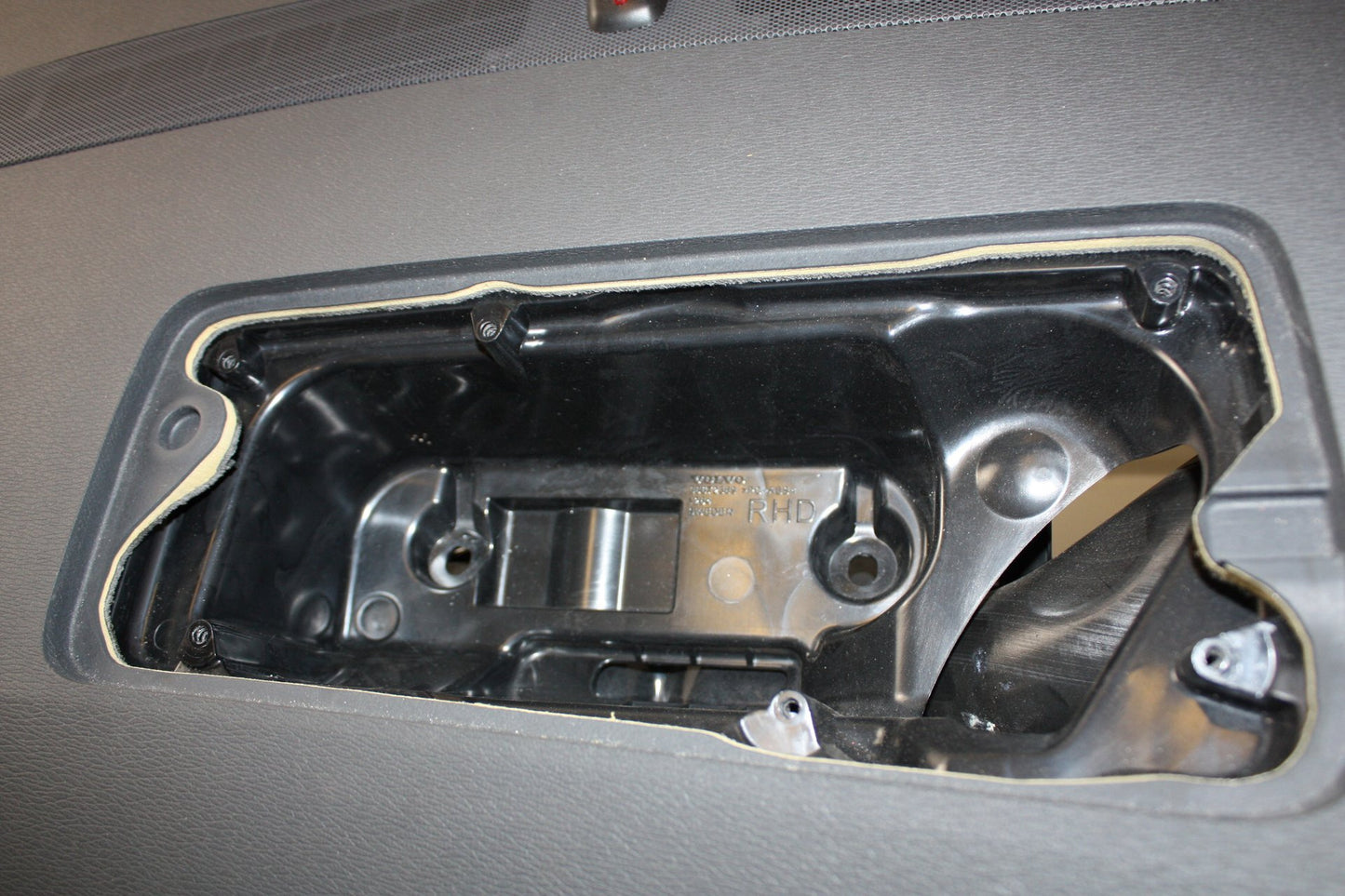 2006 - 2011 Volvo S80   Dash Assembly