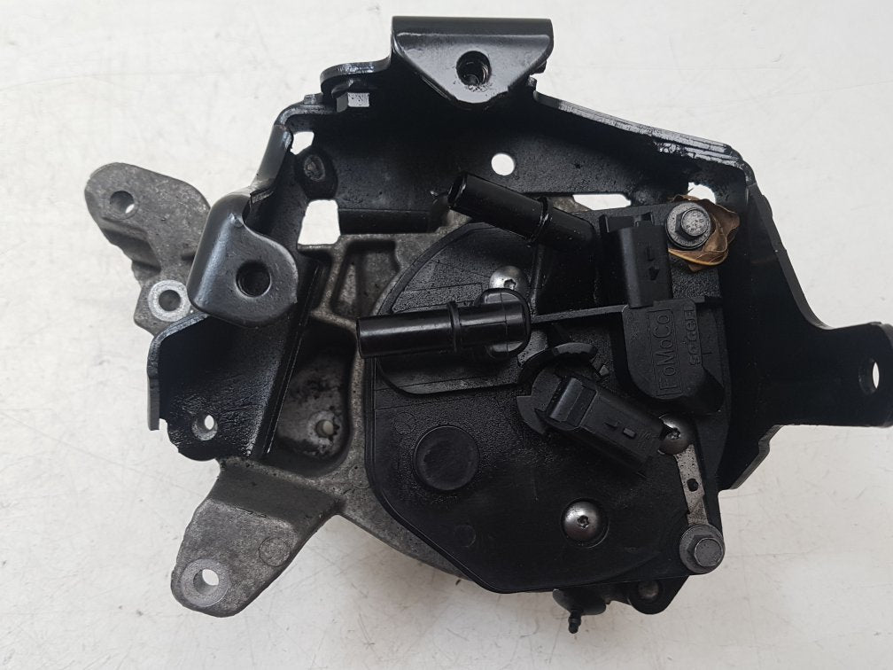 2015 Volvo S60  Saloon Fuel Filter Housing AV6Q9180CA