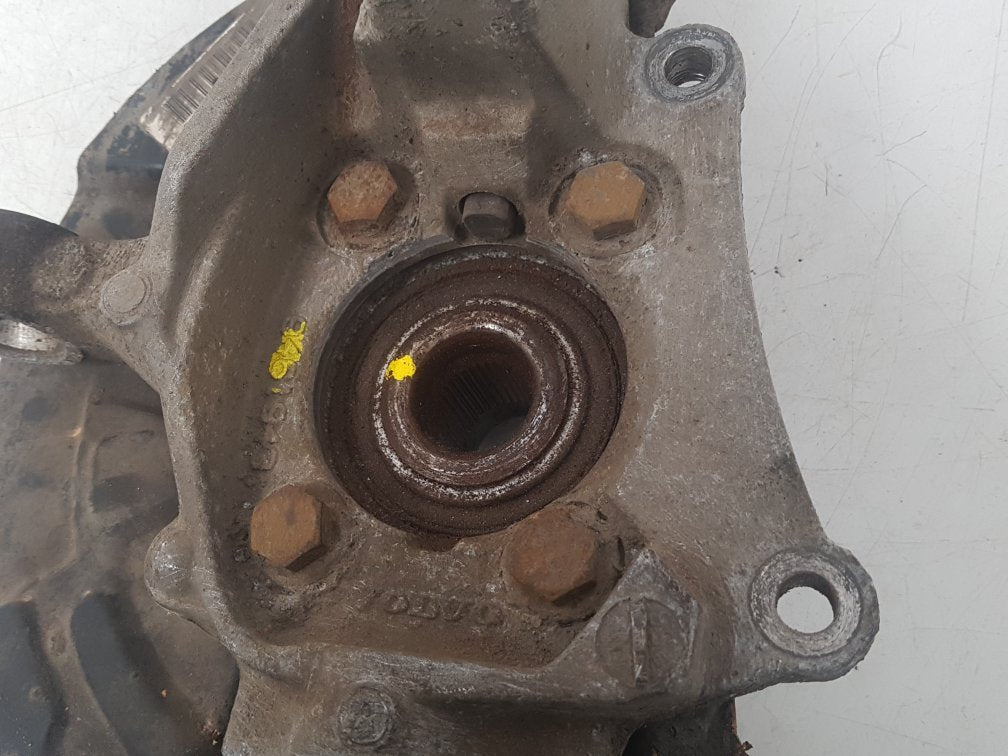 2006 - 2009 Volvo S60  Saloon Left Front Hub Assembly 9461943