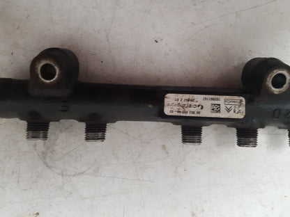 2010 Volvo S40  Saloon Injection Rail 9685297580-02