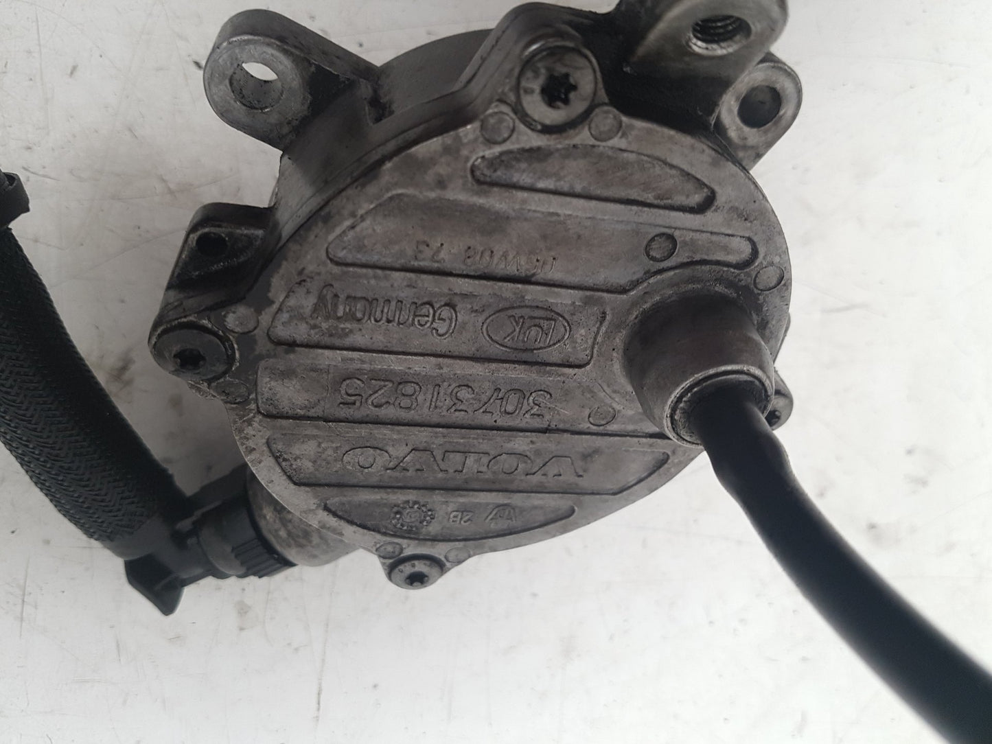 2004 - 2007 Volvo XC70  Estate Vacuum/Air Pump 30731825