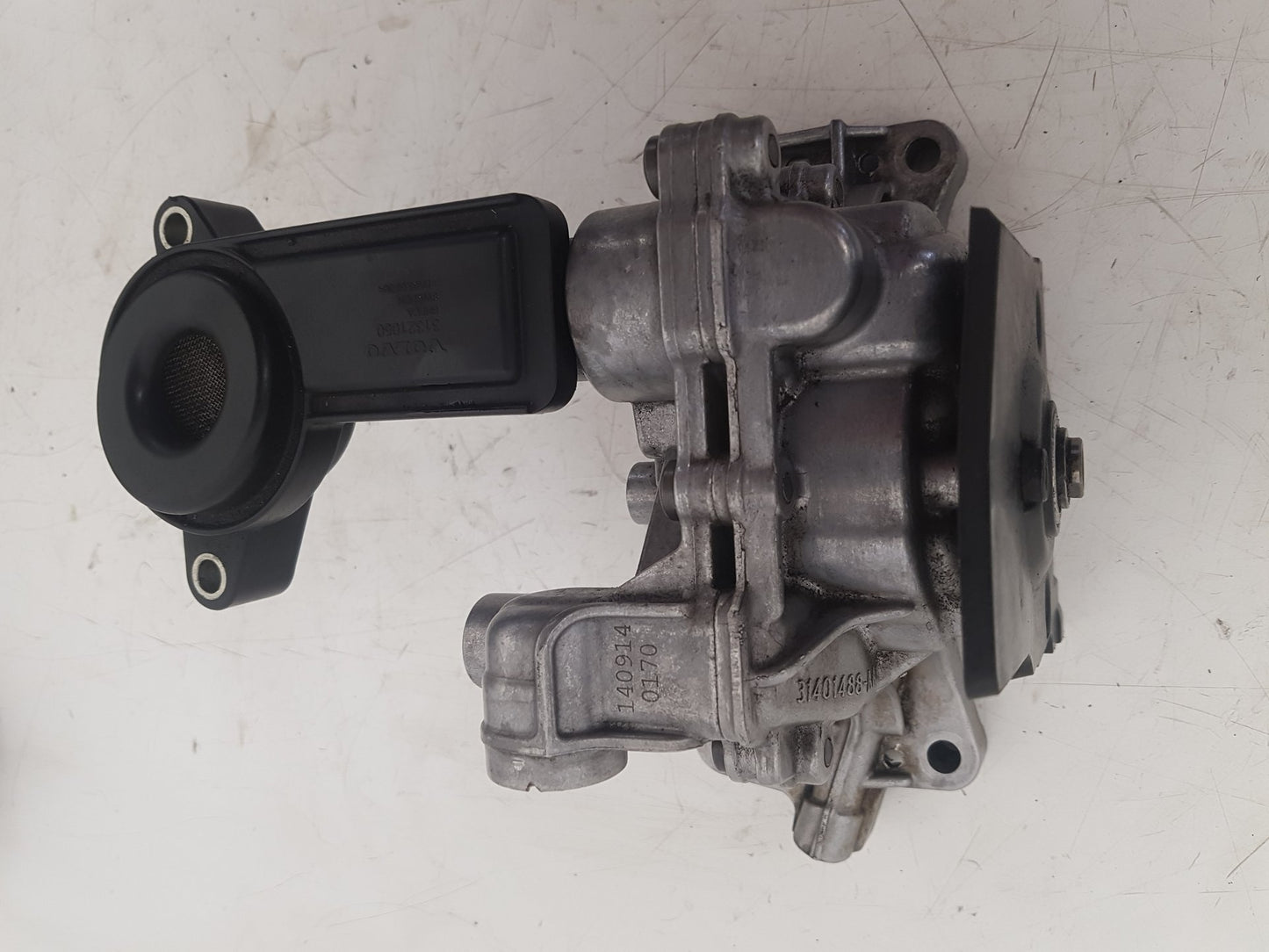2015 - 2019 Volvo V40 Cross Country  Hatchback Oil Pump 31321050 31670242