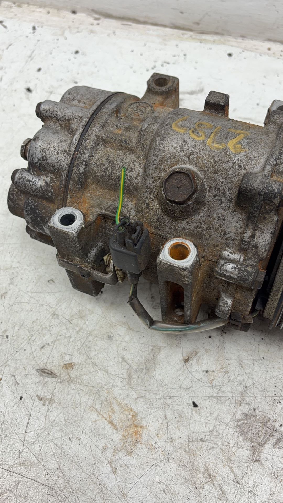 2013 - 2016 Volvo V40 III 525 Hatchback A/C Compressor 3M5H19D629HD