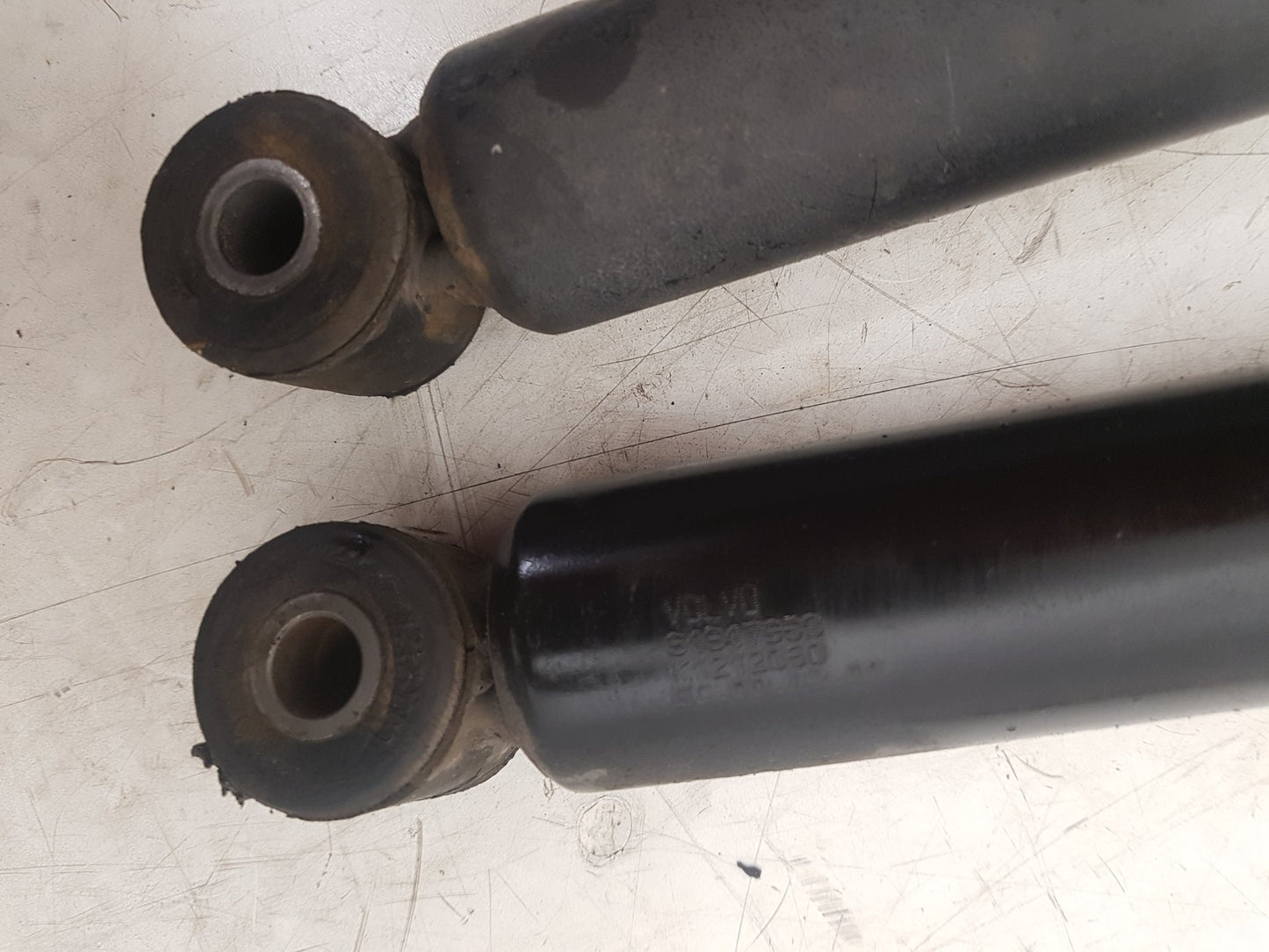 2013 - 2016 Volvo V40 III 525 Hatchback REAR SHOCK ABSORBER (PAIR) 8V61-18159