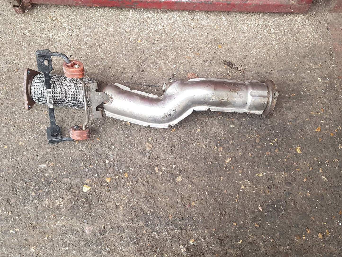 2019 Volvo V40  Hatchback EXHAUST DOWN PIPE 31480498