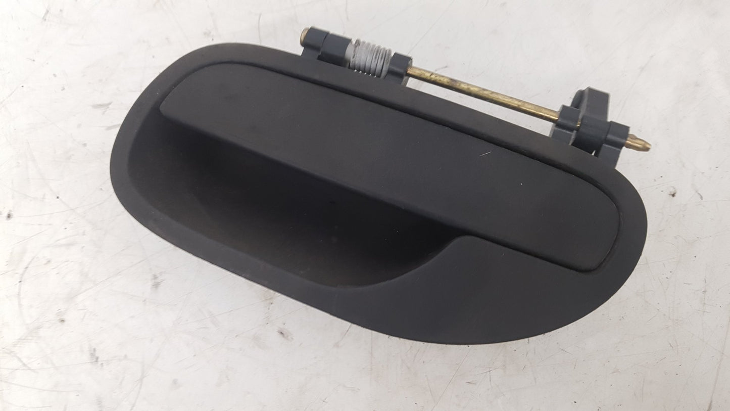 2000 - 2004 Volvo V40  Estate DOOR HANDLE - EXTERIOR (FRONT PASSENGER SIDE)