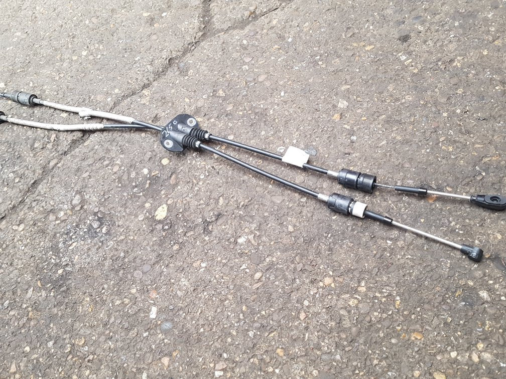 2012 - 2016 Volvo V40  Hatchback Gear Shifter Cable Set 31280505