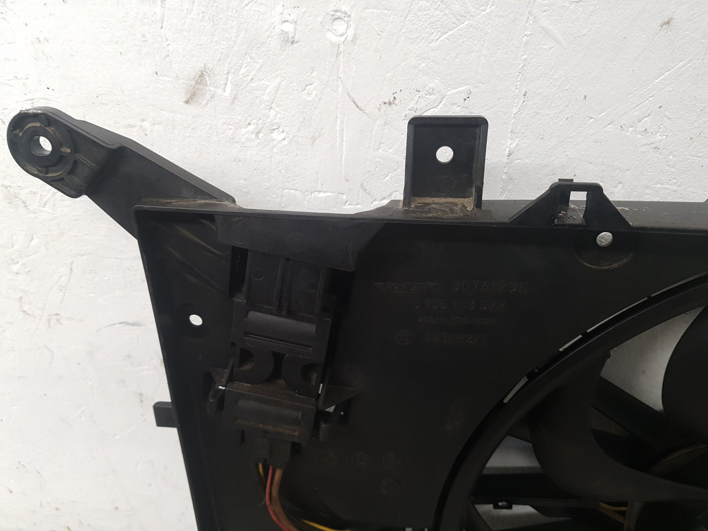 2000 - 2007 Volvo XC70  Estate RADIATOR FAN & COWLING (A/C CAR) 30741144