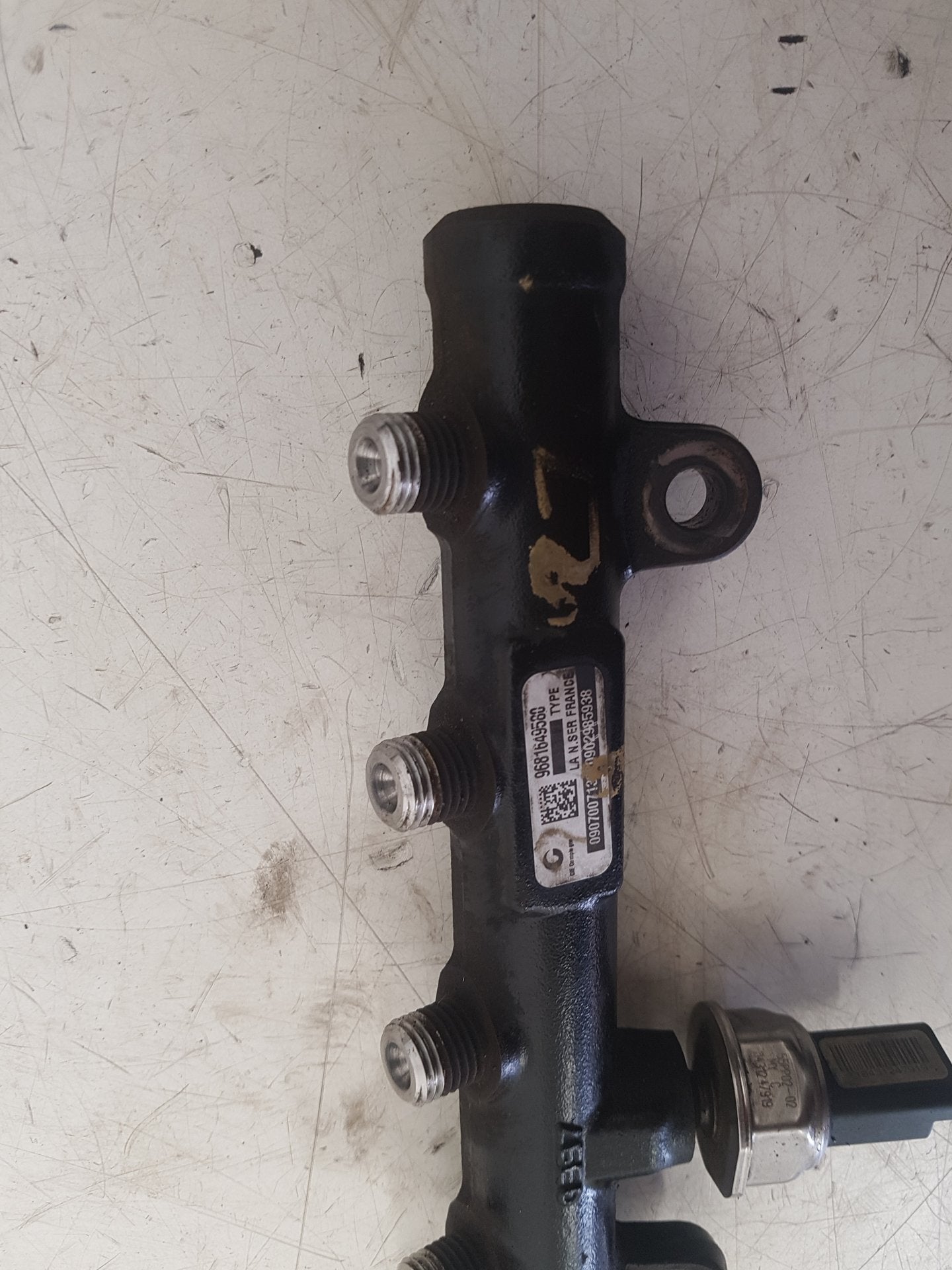 2008 - 2016 Volvo V70  Estate Injection Rail 9681649580