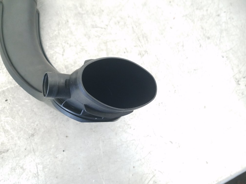 2012 Volvo S80  Saloon INTAKE PIPE 31338006