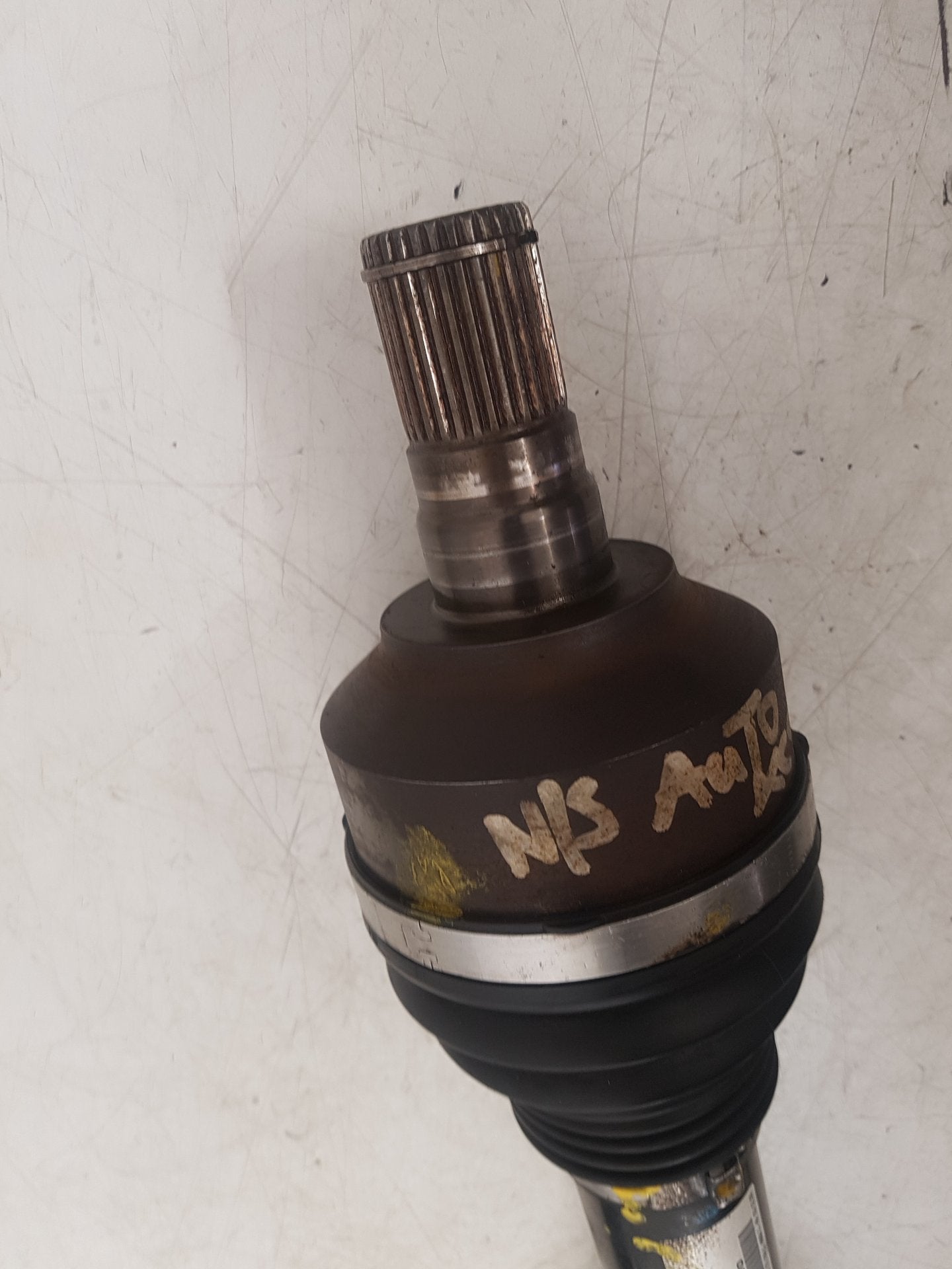 2007 - 2014 Volvo XC90  Estate Left Front Drive Axle 31259466