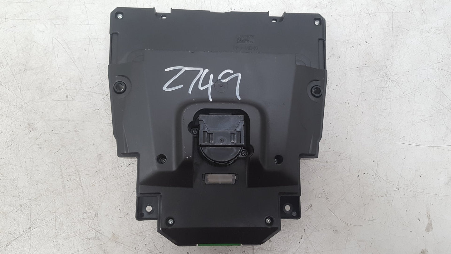 2013 Volvo V40  Hatchback HEATER & RADIO CONTROL PANNEL 31288103