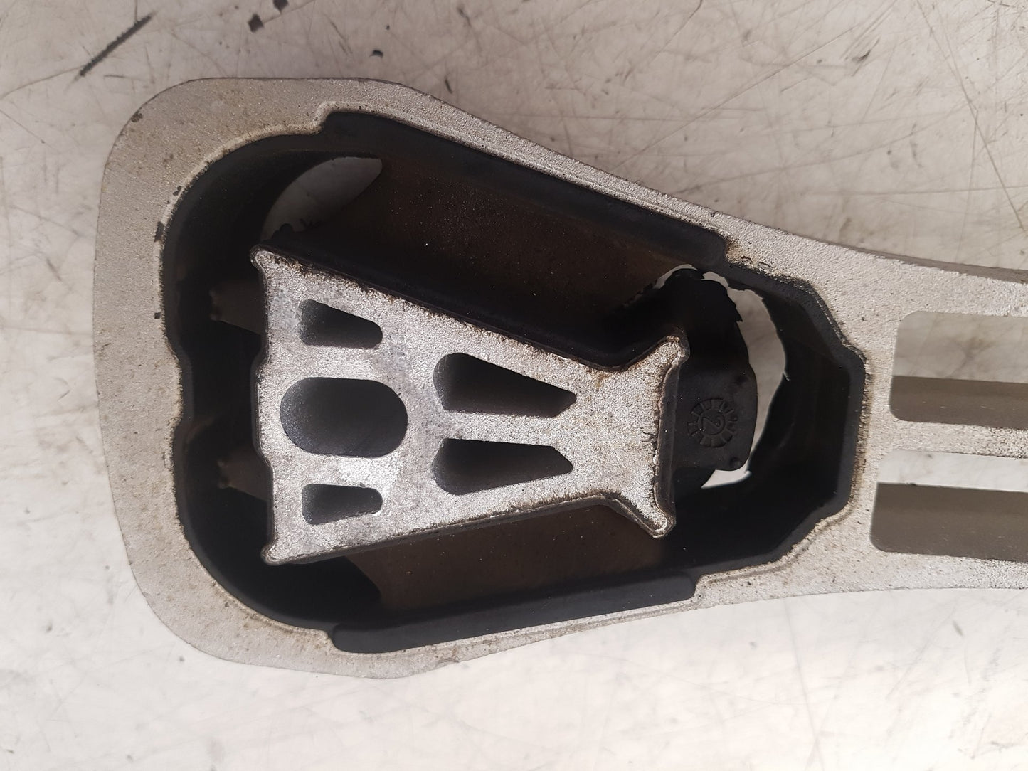 2017 - 2025 Volvo V90 235, 236 Estate ENGINE MOUNT (FRONT) 32298950