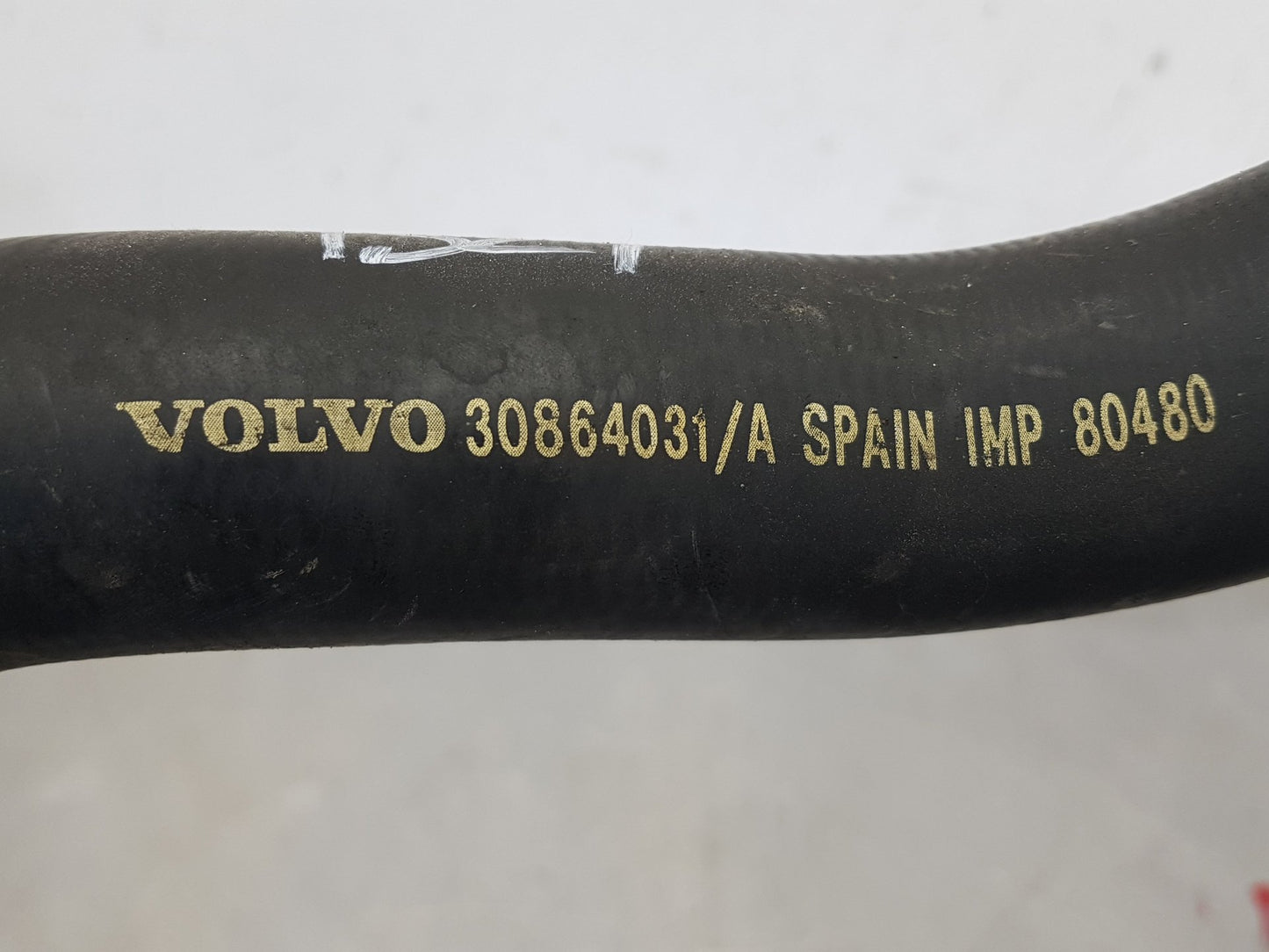 1999 - 2004 Volvo S40  Saloon TOP RADIATOR HOSE 30864031
