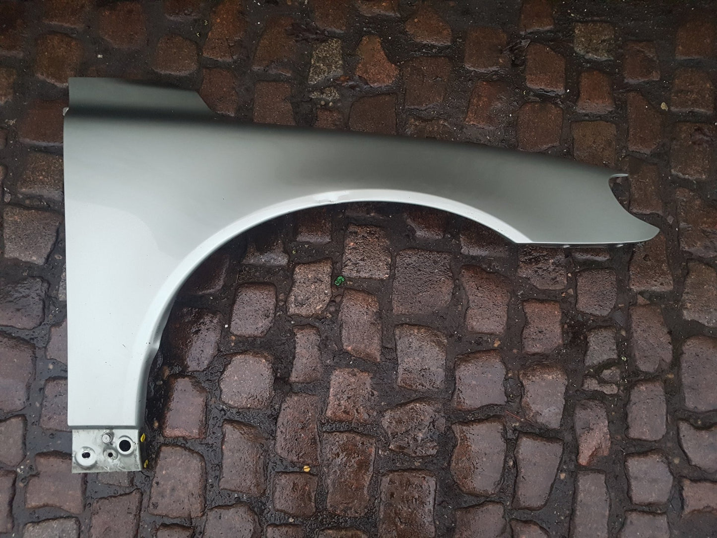2008 - 2011 Volvo V70  Estate Right Front Guard