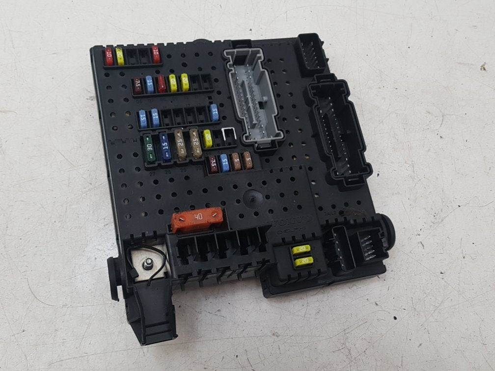 2002 - 2006 Volvo XC90  Estate FUSE BOX (BODY ECU)(REAR ELECTRONIC MODULE) 30728273