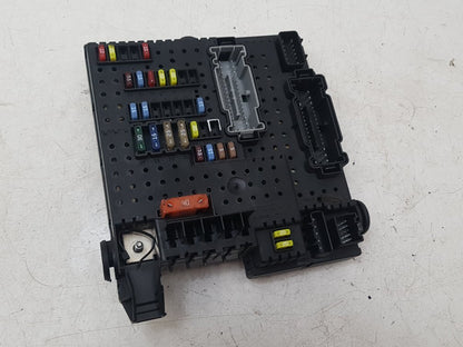 2002 - 2006 Volvo XC90  Estate FUSE BOX (BODY ECU)(REAR ELECTRONIC MODULE) 30728273
