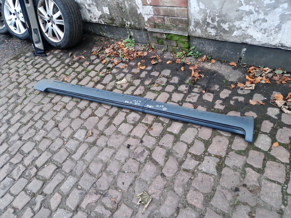 2003 - 2007 Volvo V70  Estate Right Side Skirt 455 GREY