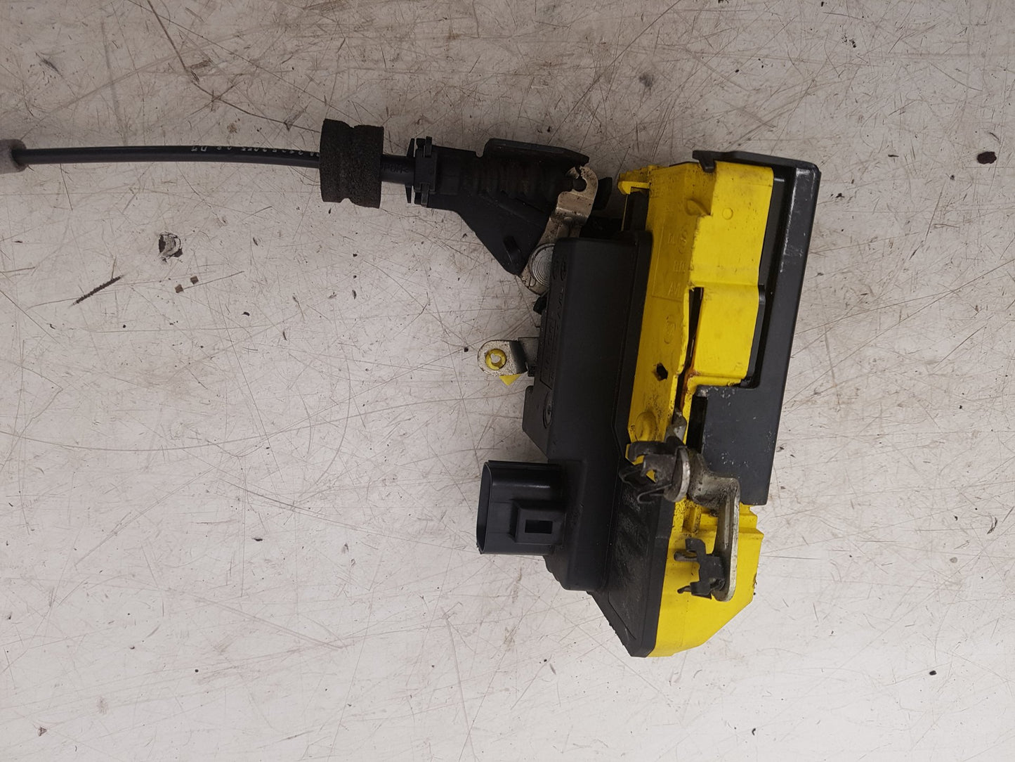2007 Volvo V70  Estate Right Front Door Lock Actuator
