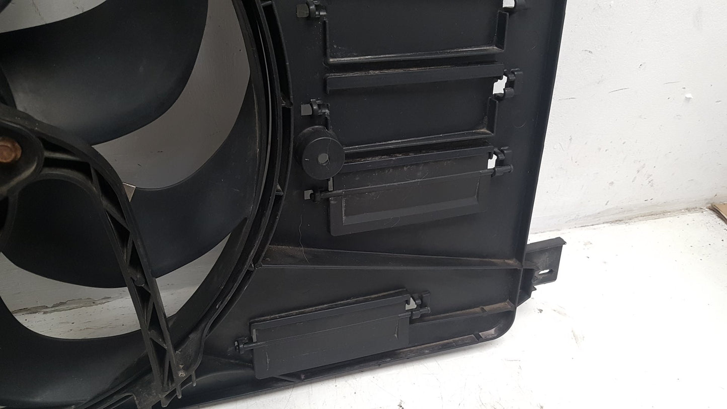 2013 - 2015 Volvo V60  Estate RADIATOR FAN & COWLING (A/C CAR) 8240543