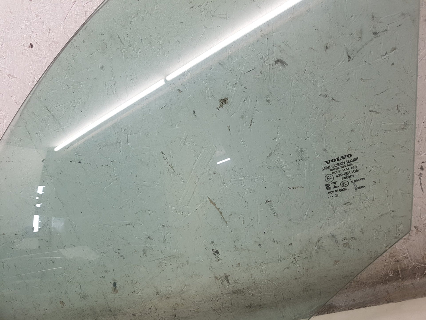 2017 - 2025 Volvo V90 235, 236 Estate Left Front Door Window