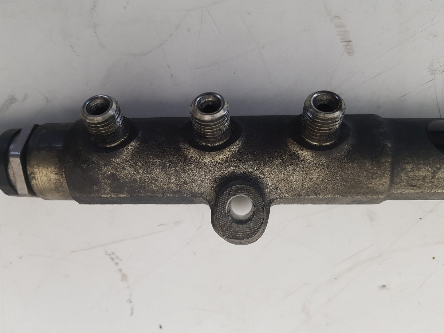 2000 - 2007 Volvo XC70  Estate Injection Rail 30757146 0445215023