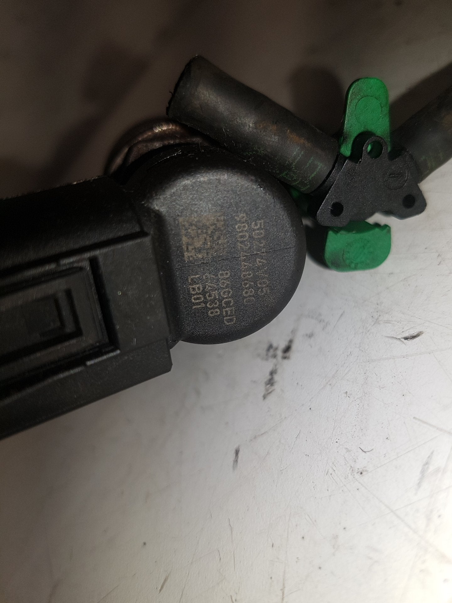 2010 - 2012 Volvo S40  Saloon Fuel Injector 50274V05