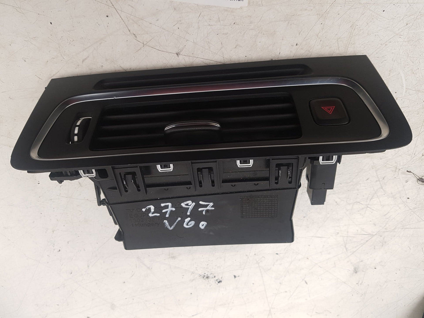 2011 - 2014 Volvo V60 I 155 Estate DASHBOARD VENT 1302138