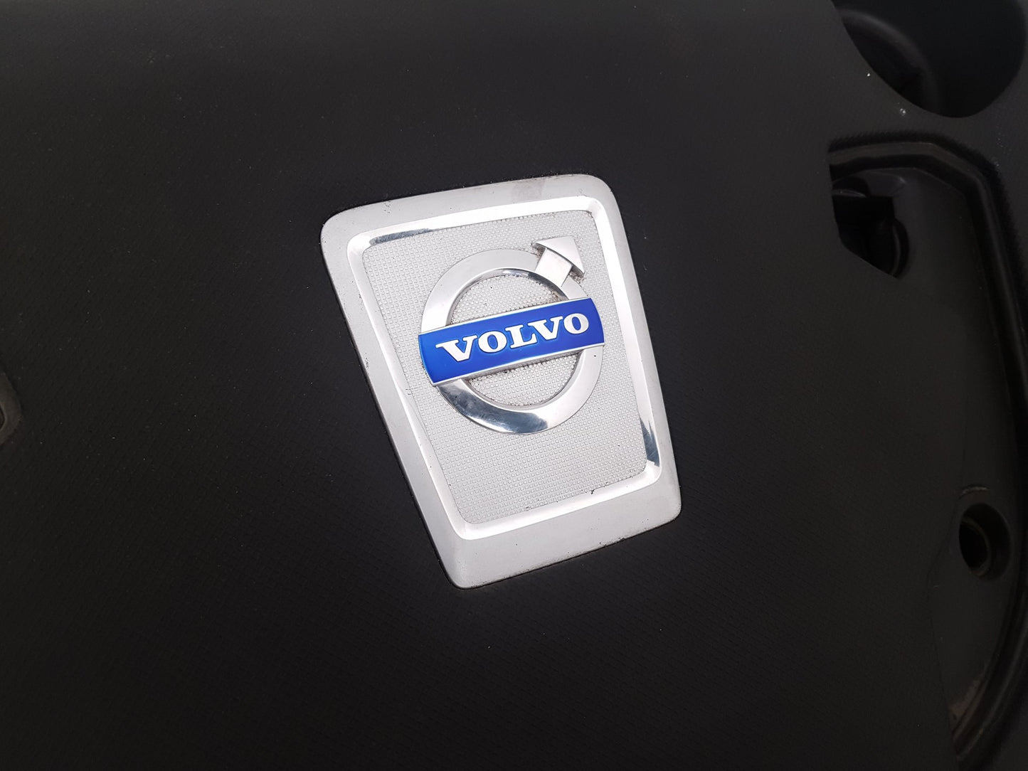 2012 - 2015 Volvo V40  Hatchback Engine Cover 30757910