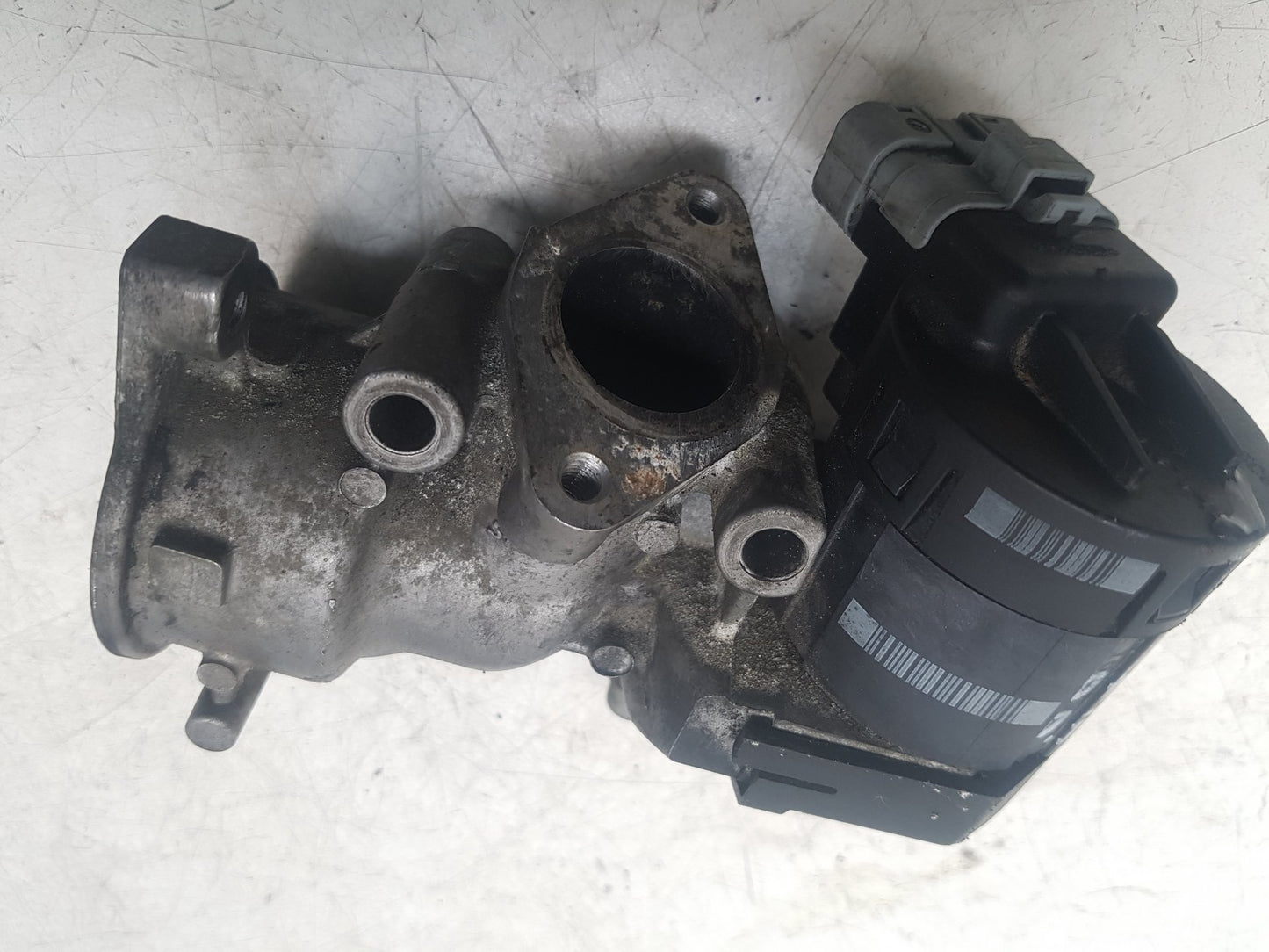 2004 - 2010 Volvo V50  Estate EGR VALVE AND COOLER 8653691