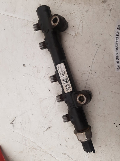 2010 - 2012 Volvo S40  Saloon Injection Rail 968529758002