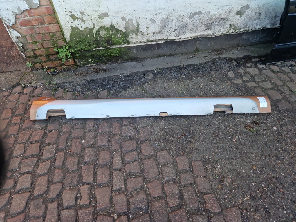 2010 - 2015 Volvo S60   Right Side Skirt BRONZE 704