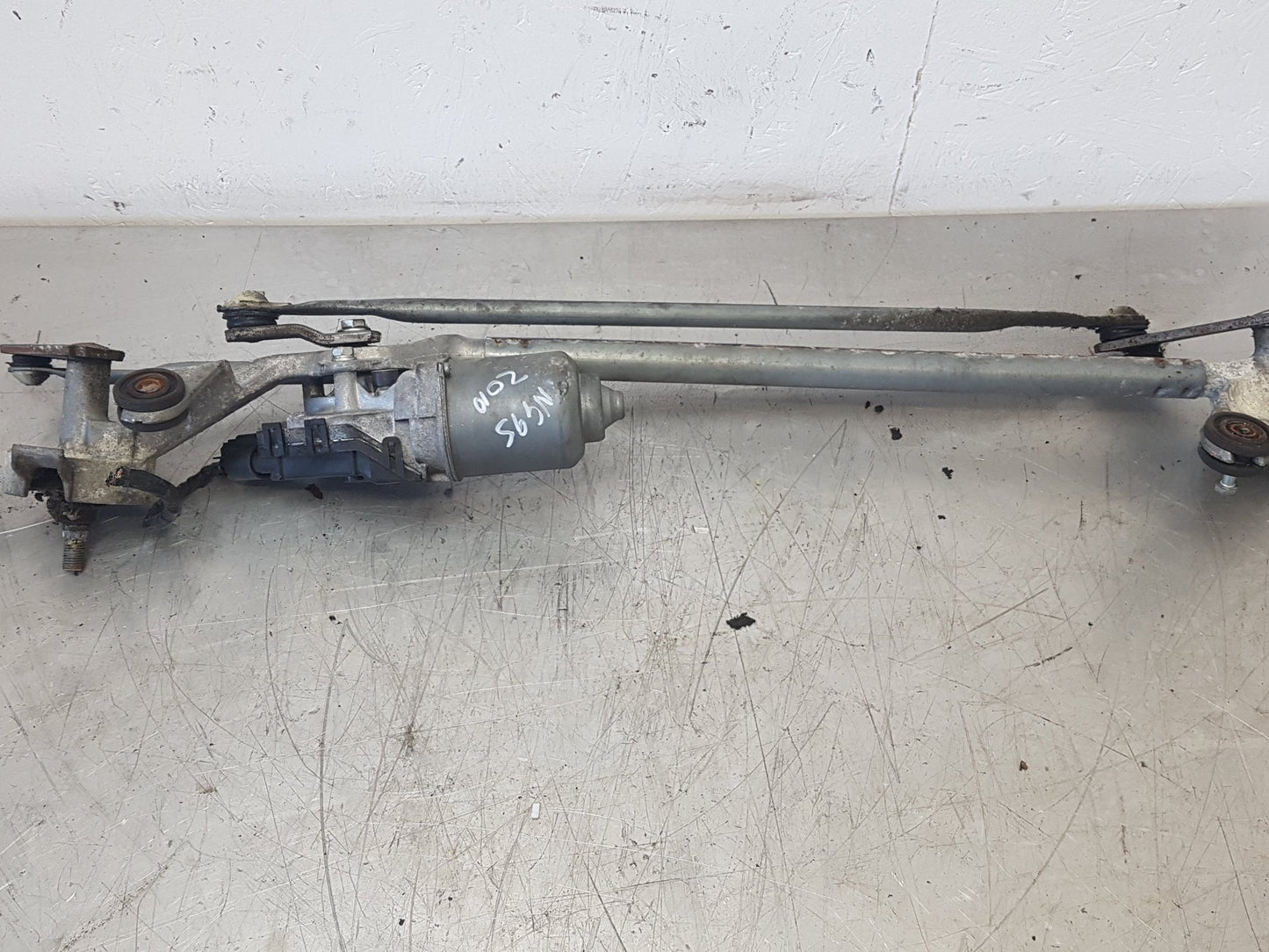 2010 - 2012 Saab 95  Saloon WIPER MOTOR (FRONT) & LINKAGE 13240559
