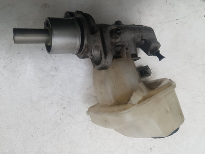 2010 Saab 9-3  Estate Brake Master Cylinder 32067070